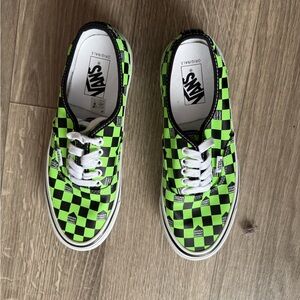Vans x Dover Street Market Like new Neon Green and Black Sneakers, size 8